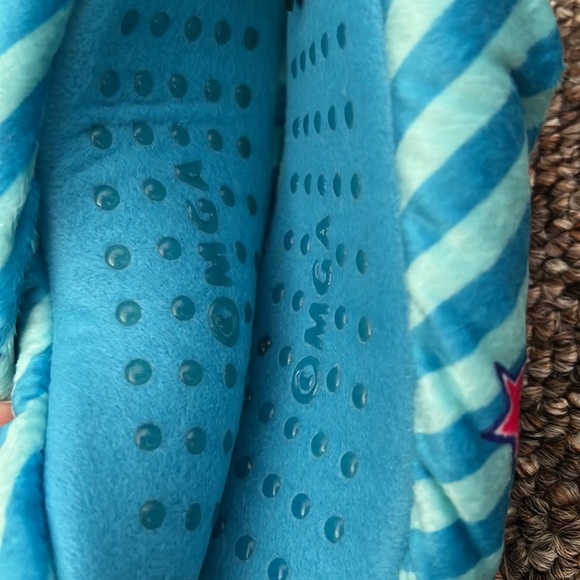 1 Pair Only Choose 1 Anime Kids Non-Slip Fuzzy Fur Babba Winter Warm Home Wear! - Picture 9 of 12